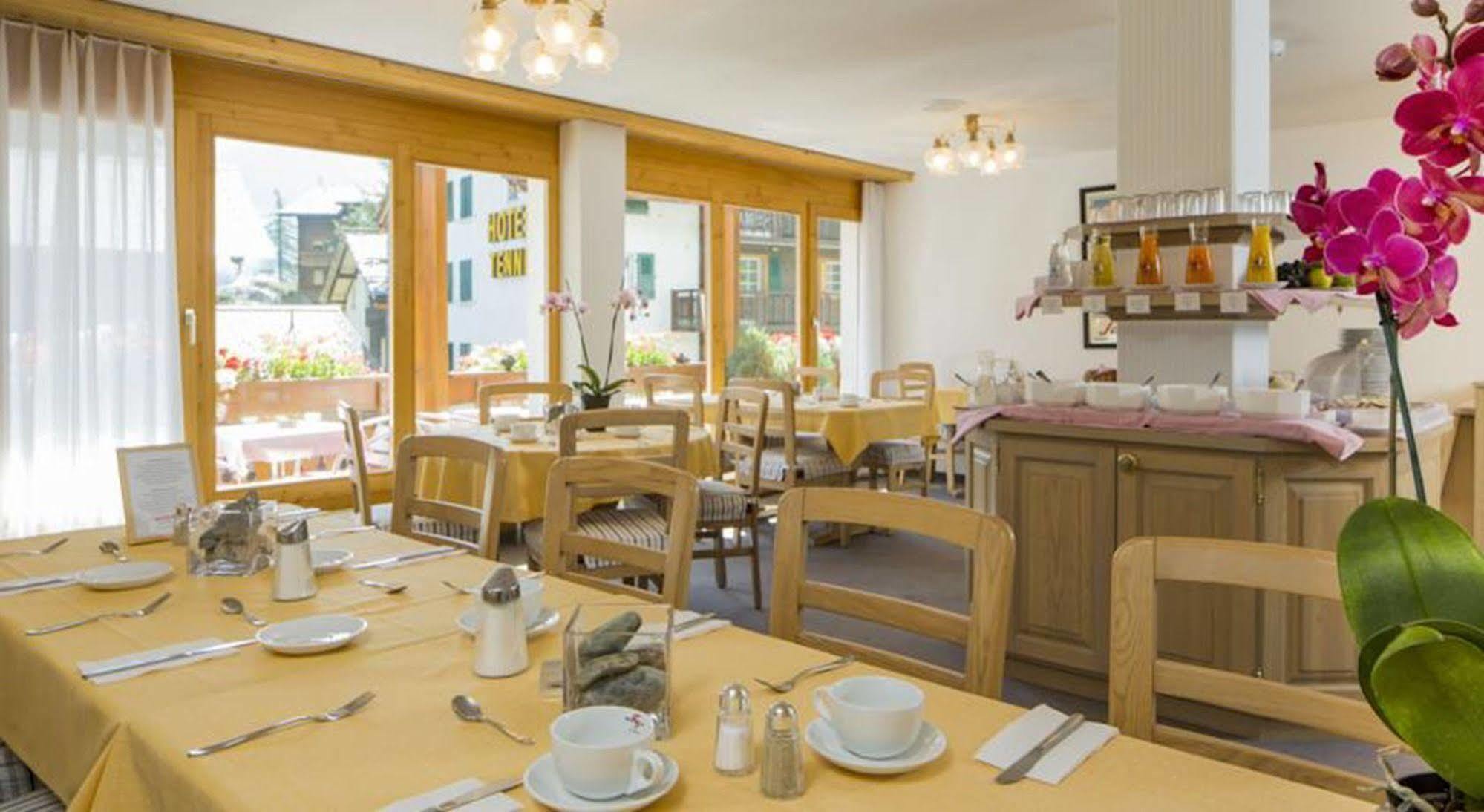 Hotel Restaurant Gabriel Scuol Esterno foto